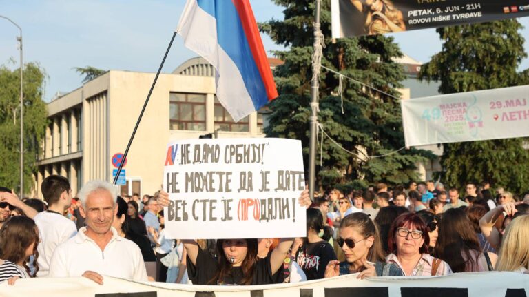 Završeni protesti širom Srbije, u preko 30 gradova građani i studenti tražili raspisivanje izbora(Blog)