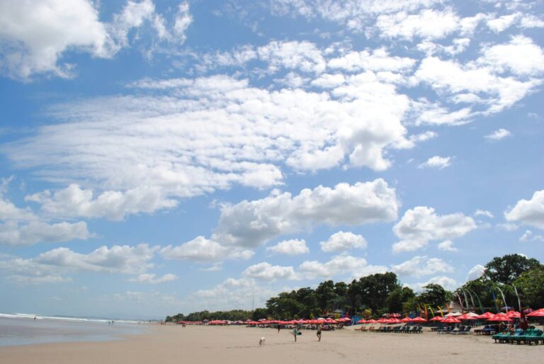 Reklamni avion se srušio na plaži Kopakabana u Rio De Žaneiru