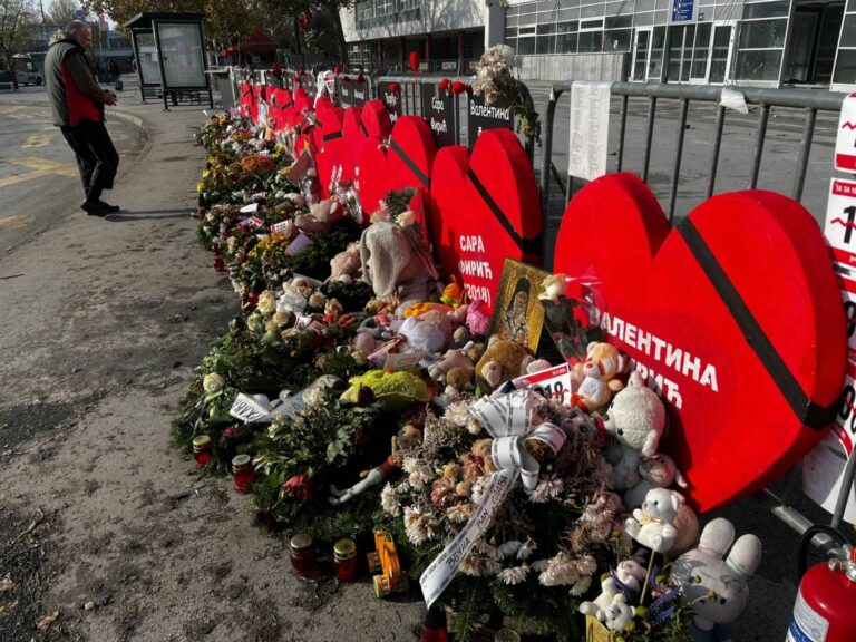 Okupljanje na Trgu slobode u Novom Sadu povodom 13 meseci od pada nadstrešnce